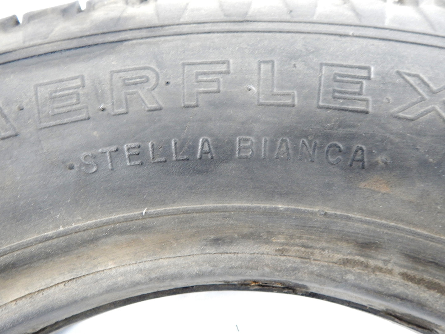 1930's VINTAGE AUTOMOTIVE PIRELLI AERFLEX STELLA BIANCA WHEEL TIRE 5.50 x 15 - MotoRaider