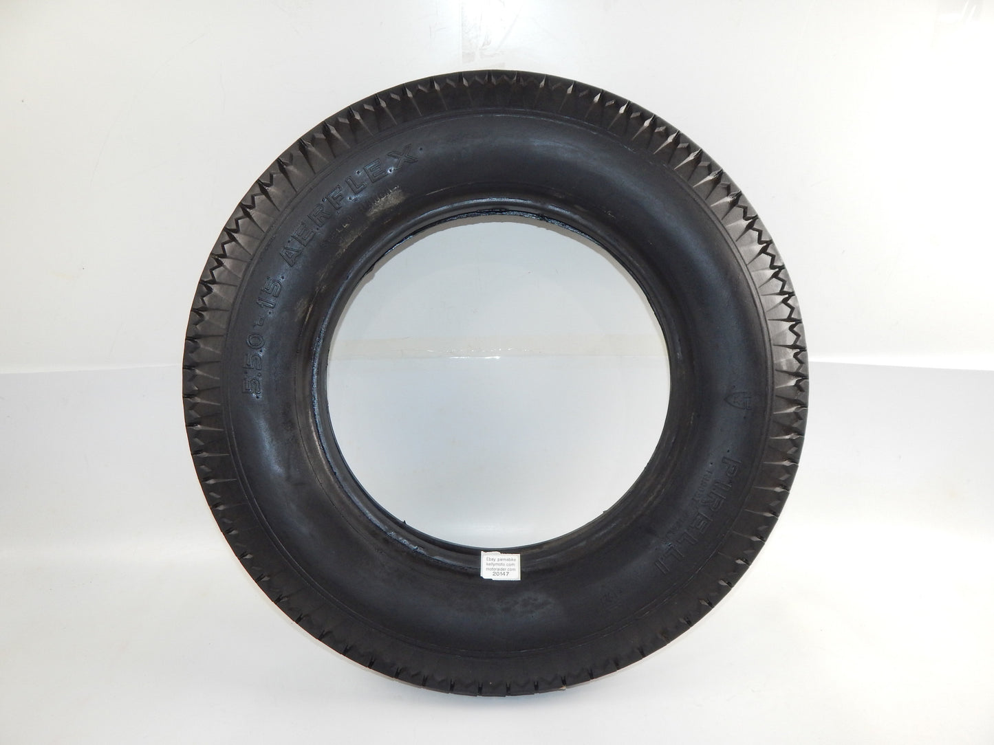 1930's VINTAGE AUTOMOTIVE PIRELLI AERFLEX STELLA BIANCA WHEEL TIRE 5.50 x 15 - MotoRaider