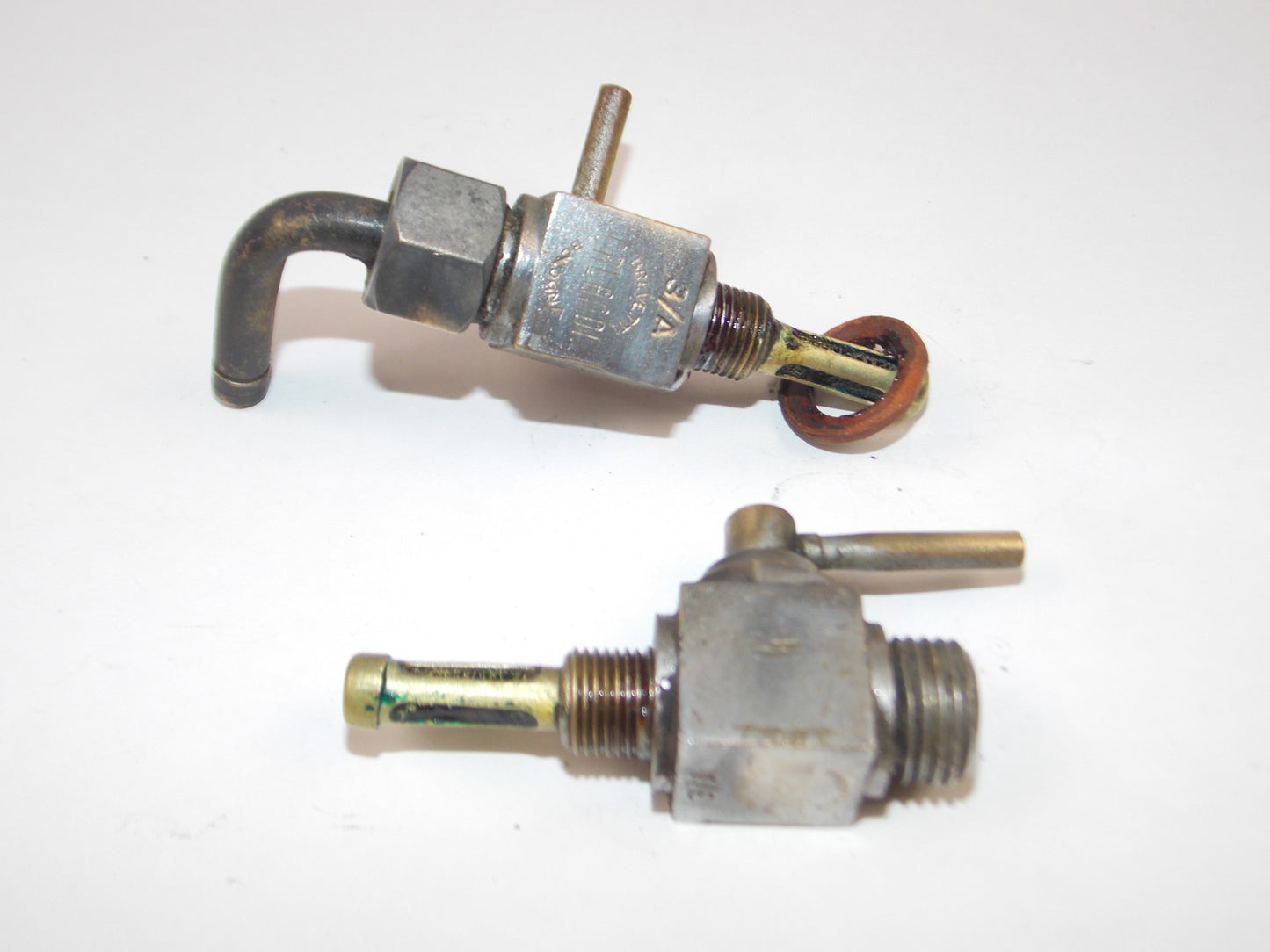 1953-1956 MV AGUSTA PULLMAN 125 FUEL GAS TANK ORLANDI PETCOCK VALVES VINTAGE - MotoRaider