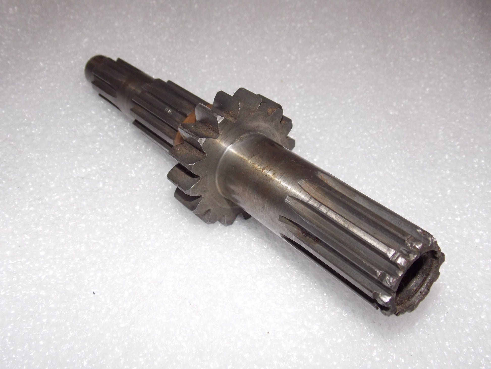 1986 HUSQVARNA CR500 TRANSMISSION GEARBOX SHAFT #016 161601601 | 16 16 016-01 - MotoRaider