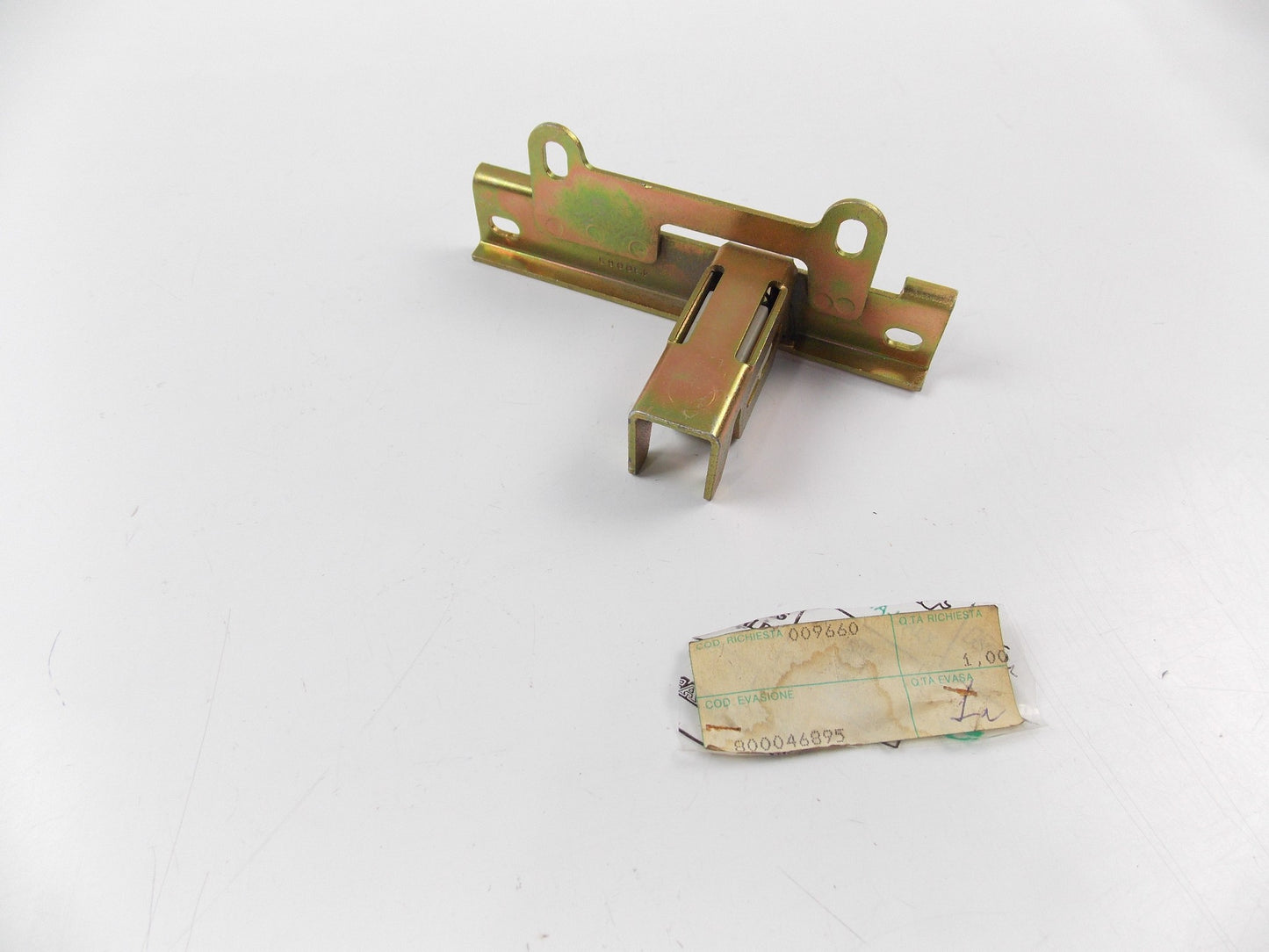 NOS OEM CAGIVA 1987 ALETTA ORO 125-S2 SEAT SADDLE LOCK LATCH 800046895 - MotoRaider