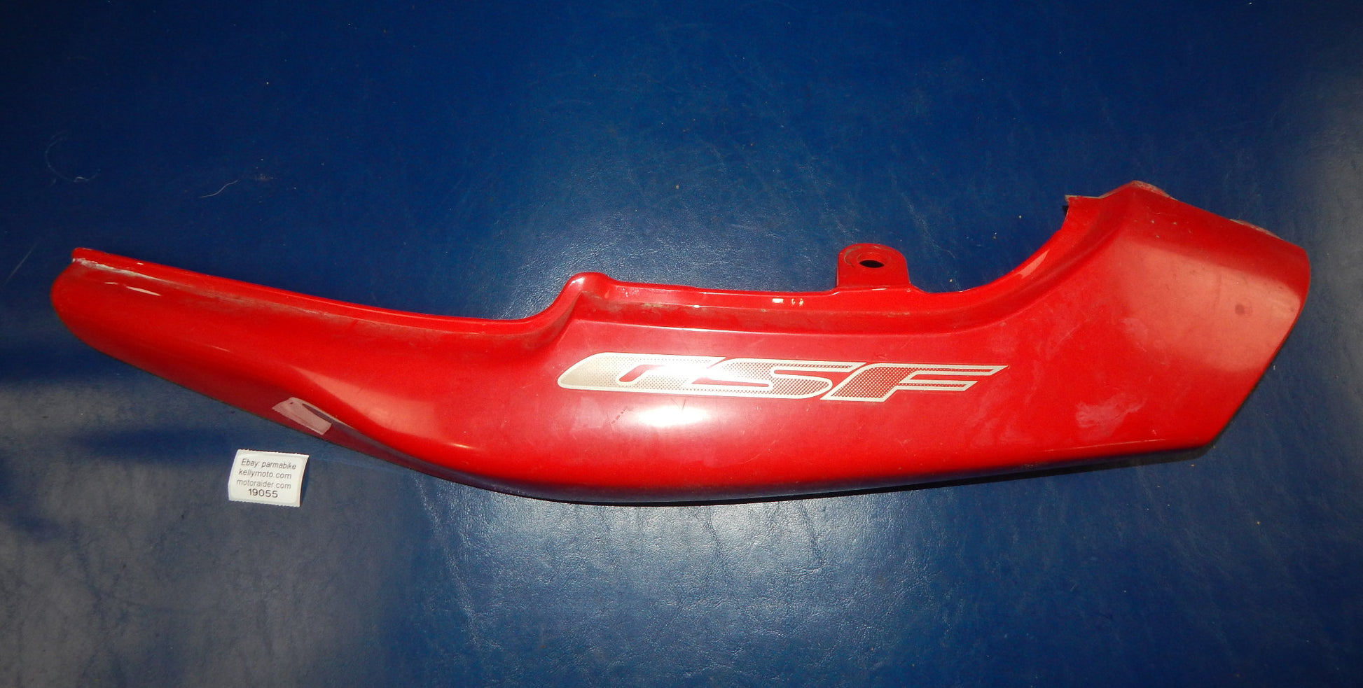 1993 SUZUKI BANDIT GSF 400 LEFT FRAME COVER SIDE PANEL RED FAIRING COWL - MotoRaider