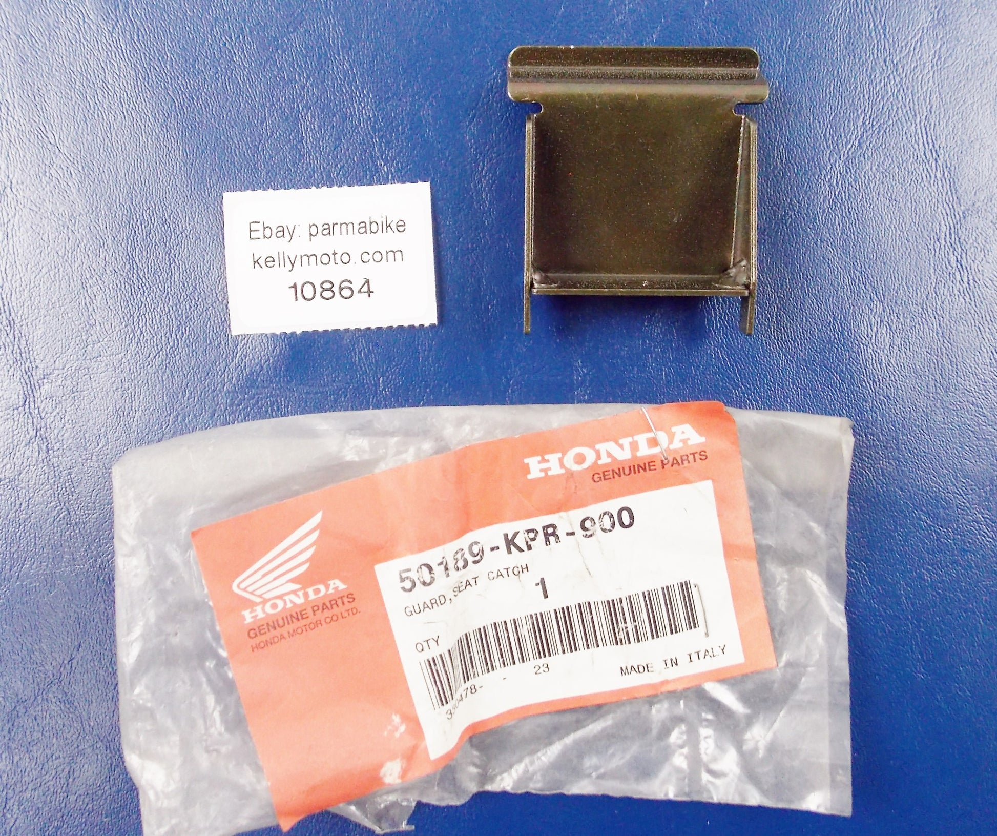 OEM HONDA 2001 | 2004 SH150 / 2001 | 2003 SH125 GUARD SEAT CATCH 50189-KPR-900 - MotoRaider