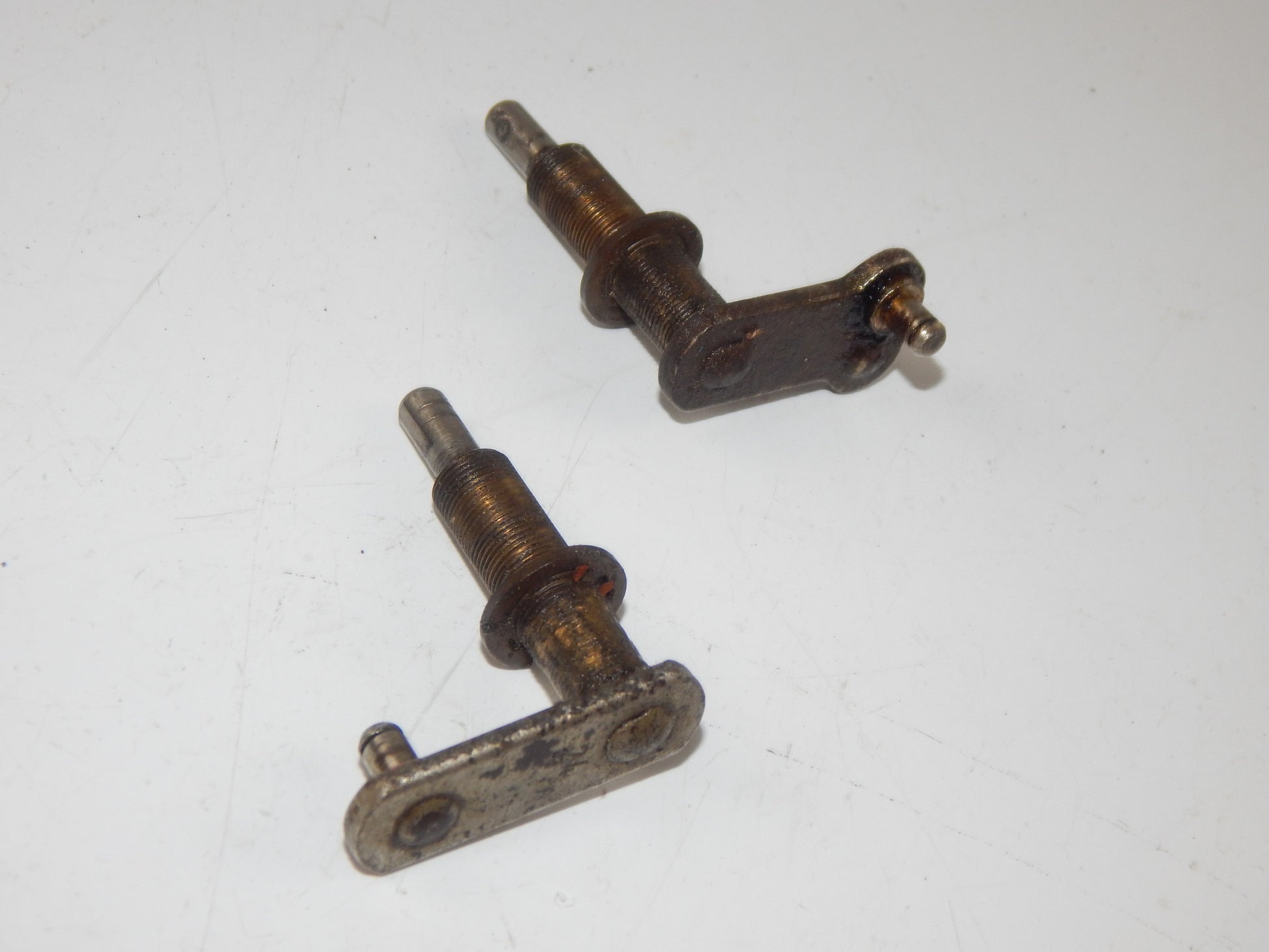 1pr 1960's PORSCHE 356 WINDSHIELD WIPER ARM PIVOT SHAFT - MotoRaider