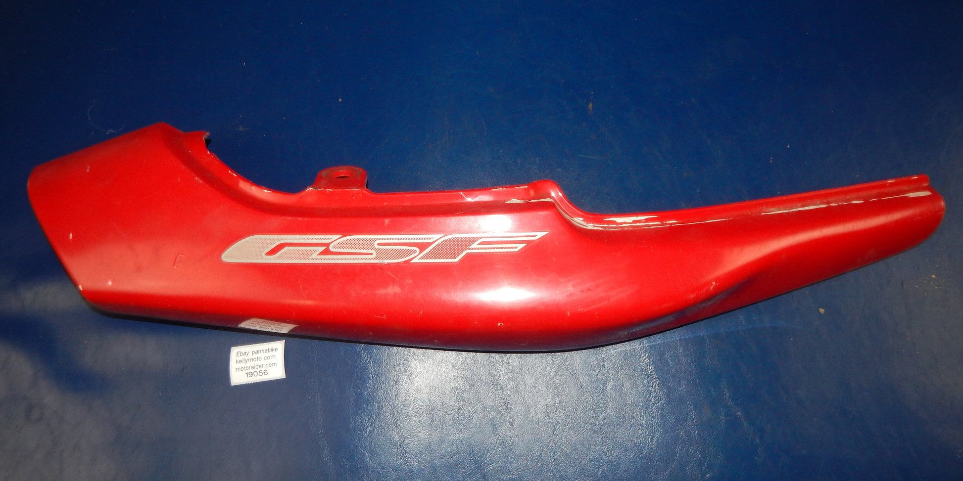 1993 SUZUKI BANDIT GSF 400 RIGHT FRAME COVER SIDE PANEL RED FAIRING COWL - MotoRaider