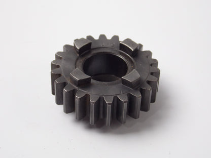 OEM 1986 HUSQVARNA TC 500 GEAR WHEEL 22 T 161237901 | 16 12 379-01 - MotoRaider