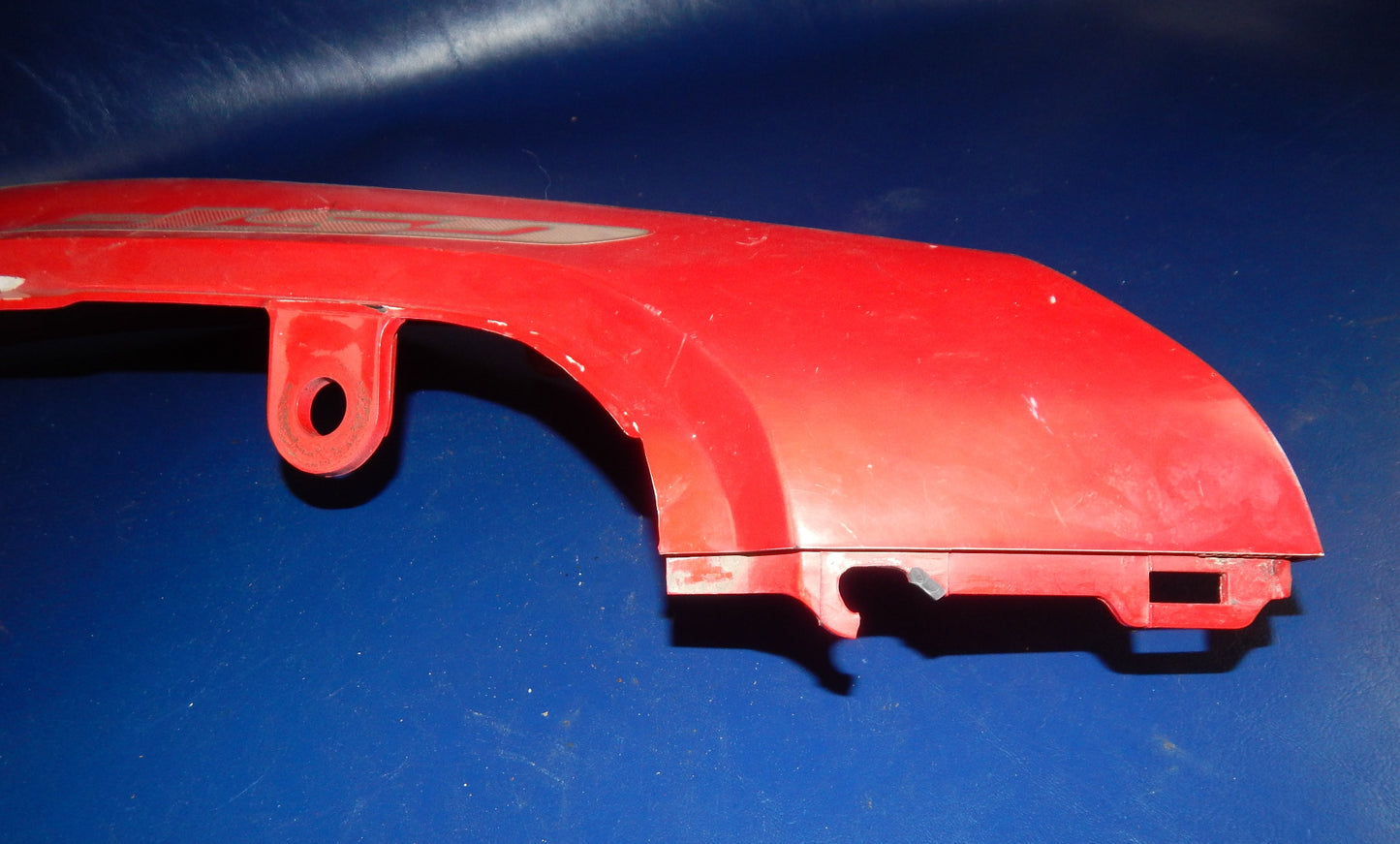 1993 SUZUKI BANDIT GSF 400 RIGHT FRAME COVER SIDE PANEL RED FAIRING COWL - MotoRaider