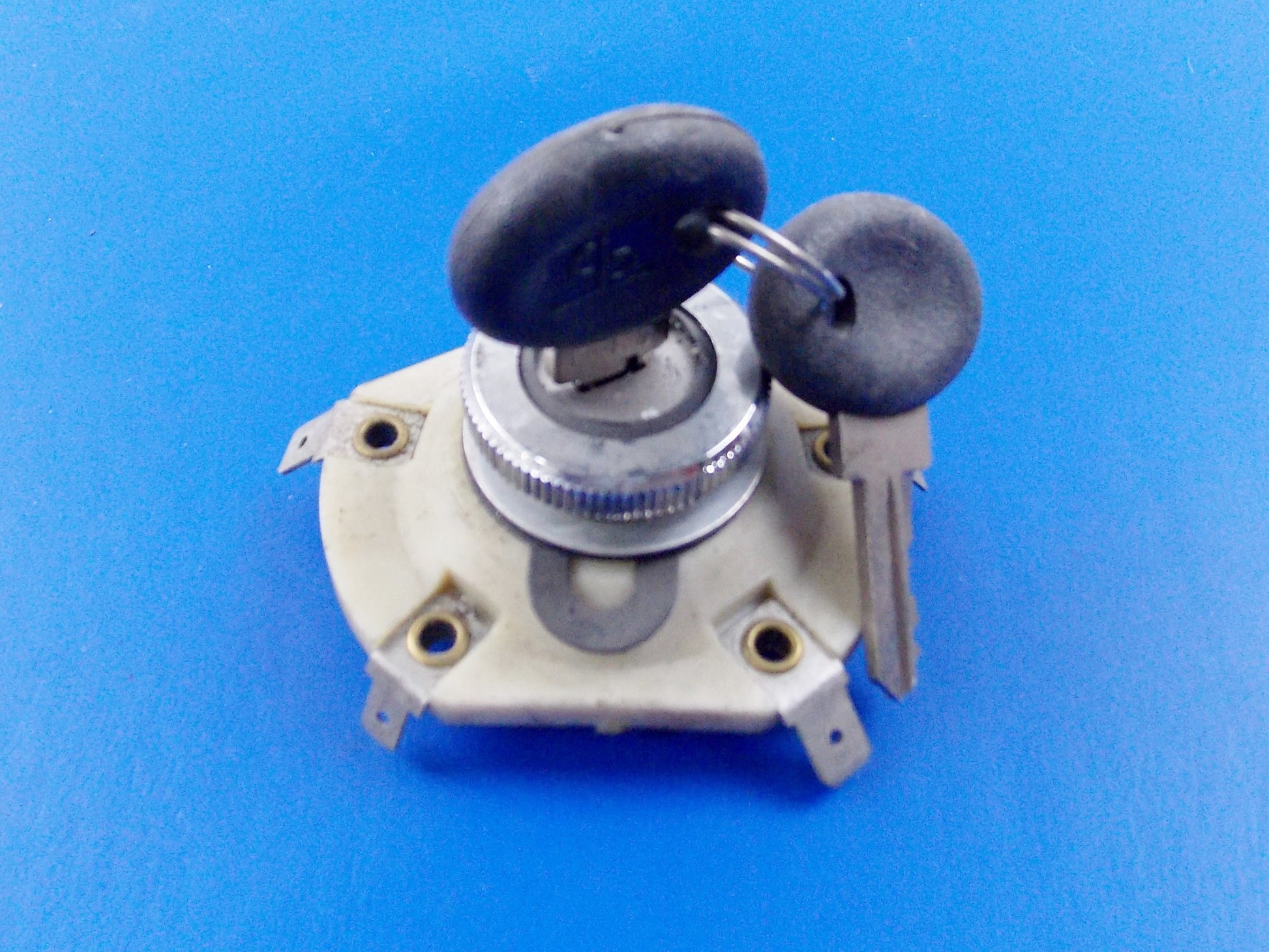 IGNITION LIGHT SWITCH WITH KEY VESPA PX 150 PIAGGIO STAR STELLA SCOOTER - MotoRaider