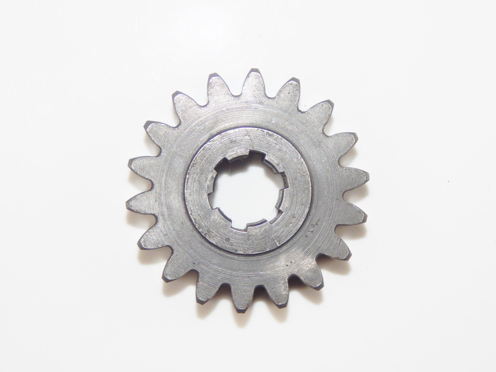 1971 HUSQVARNA MOTORCYCLE TRANSMISSION DRIVE GEAR WHEEL HQV-71 18T HOLE D=17 mm - MotoRaider