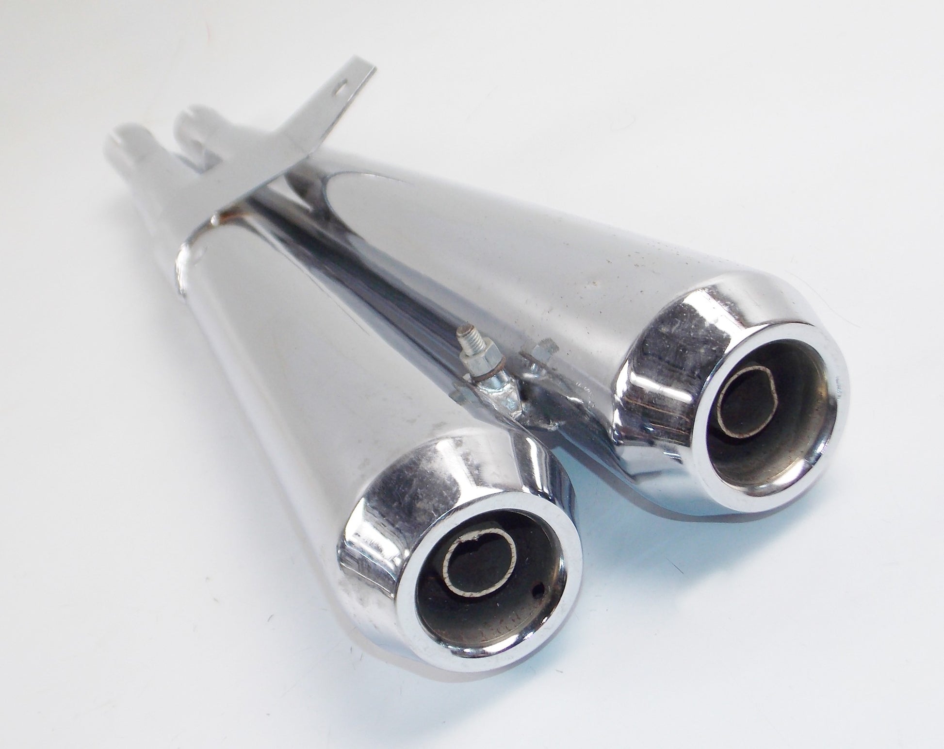 BUSSO DECIBEL EXHAUST RIGHT L=620mm INLET ID=32mm ITALY HONDA YAMAHA CAGIVA - MotoRaider