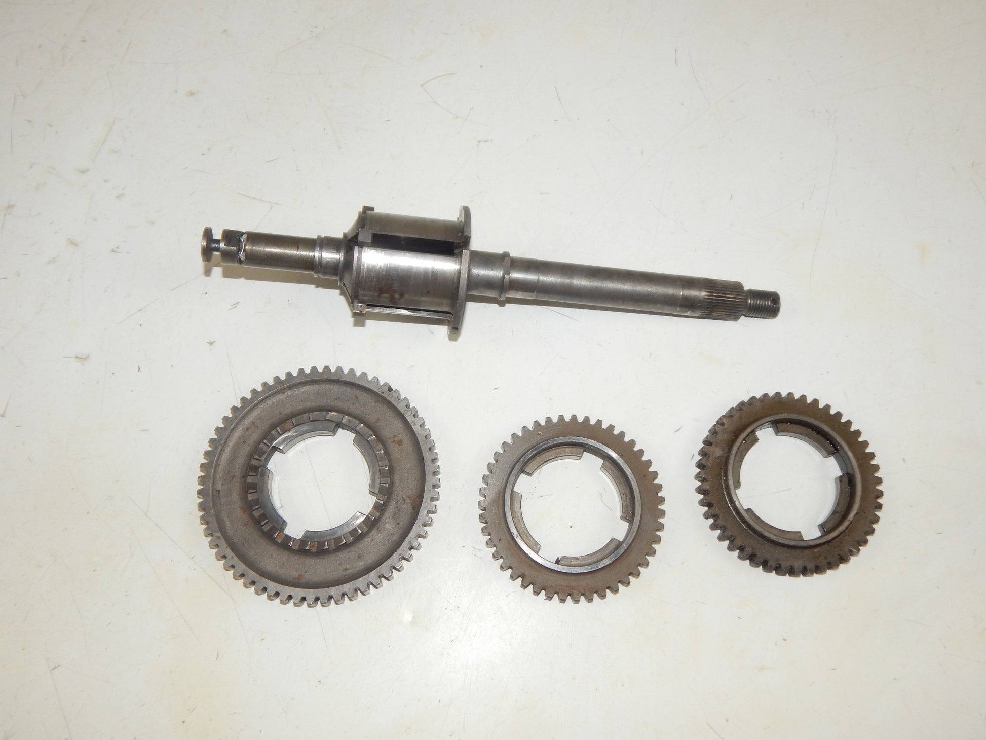 1950's VESPA PIAGGIO MOTOR TRANSMISSION GEAR BOX SHAFT VINTAGE SCOOTER ITALY - MotoRaider