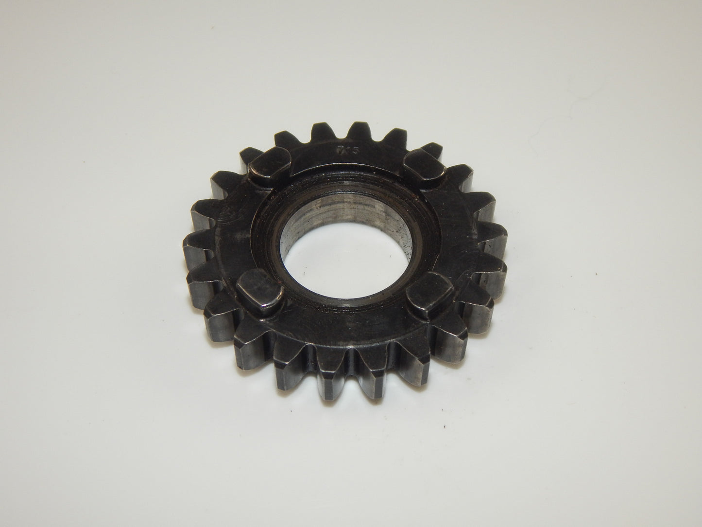 HUSQVARNA MOTORCYCLE 1982-83 WR XC 250 TRANSMISSION BOX GEAR #715 22T 161271501 - MotoRaider