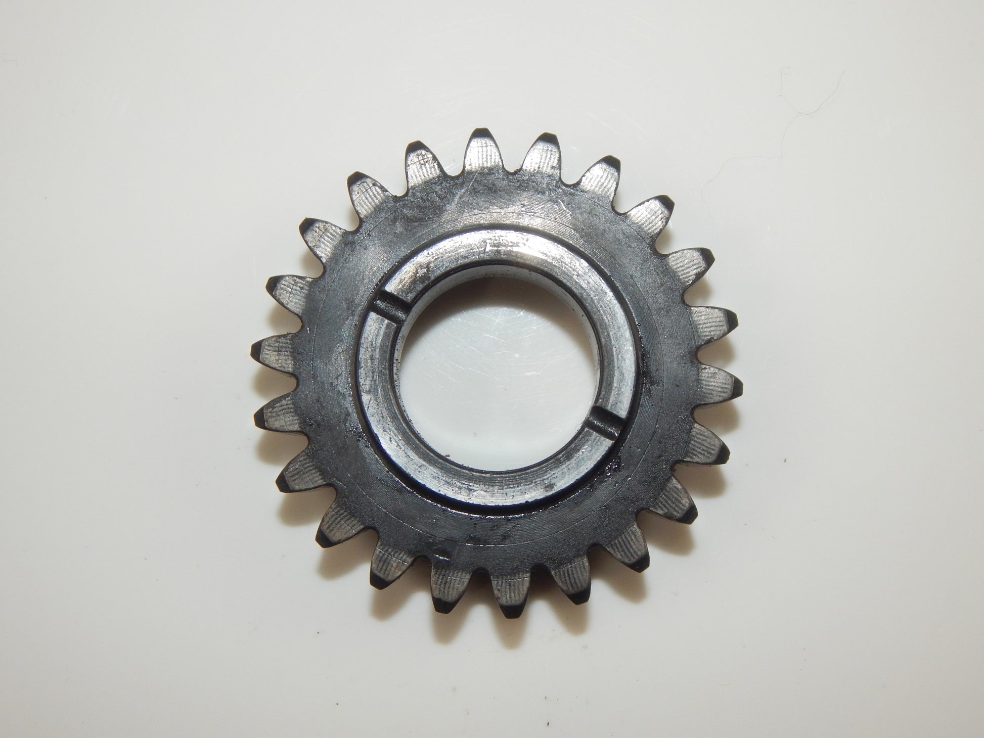 HUSQVARNA MOTORCYCLE 1982-83 WR XC 250 TRANSMISSION BOX GEAR #715 22T 161271501 - MotoRaider