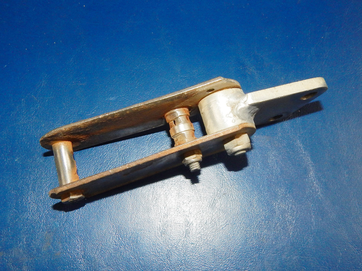 '70s HUSQVARNA CHAIN ROLLER GUIDE+REAR WHEEL BRAKE PLATE STAY BAR ANCHOR VINTAGE - MotoRaider