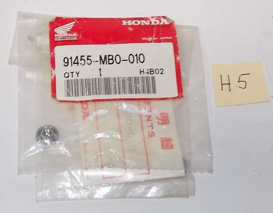 NEW NOS HONDA 1982 2012 VF750 CB1000 CB550 GL1100 VTX1800 8mm CAP 91455-MB0-010 - MotoRaider