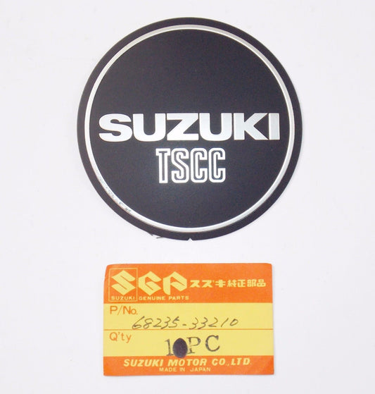 NOS OEM SUZUKI GSX400FEX/FX/FD CRANKCASE COVER EMBLEM 68235-33210 - MotoRaider