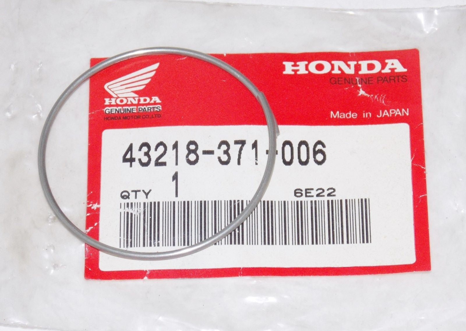 NOS OEM HONDA  1976-1981 DUST COVER CLIP GL1000 CX500 CB750/900   43218-371-006 - MotoRaider