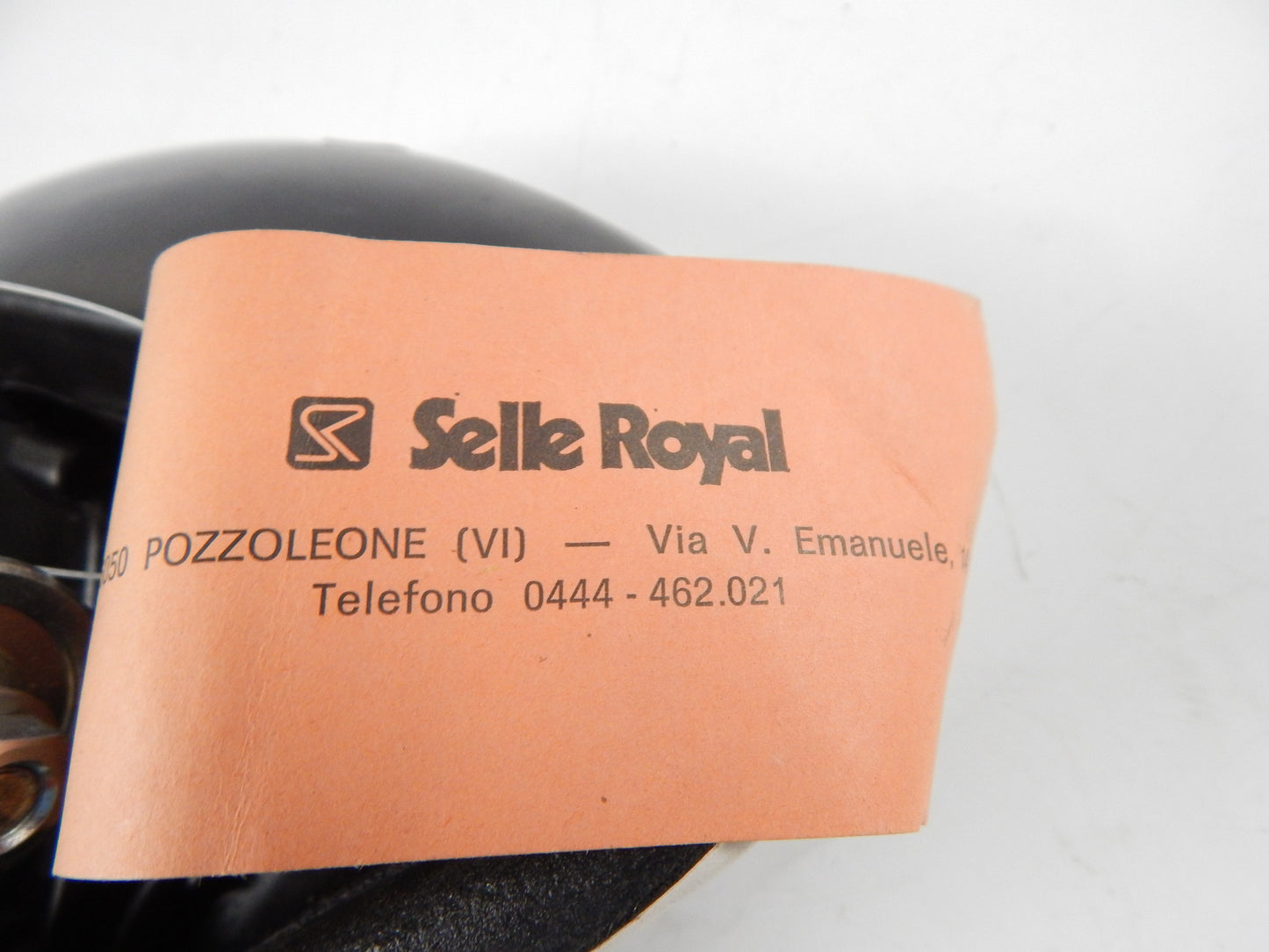 1988 SELLE ROYAL GONDOLA RVS/8001 SADDLE SEAT WITH TOOL BOX BICYCLE MOPED WHITE - MotoRaider