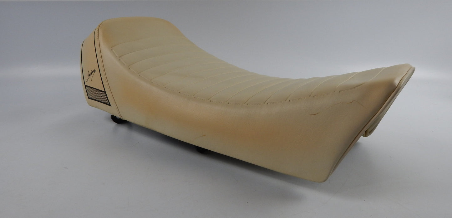 1981 GIULIARI SPORT CREAM SEAT SADDLE L=26" W=12" KAWASAKI HONDA SUZUKI YAMAHA - MotoRaider