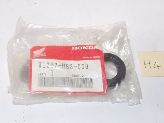 NOS HONDA 1986 2010 TRX200 TRX250 TRX300 NHX110 35X20X7 DUST SEAL 91257-HB3-003 - MotoRaider