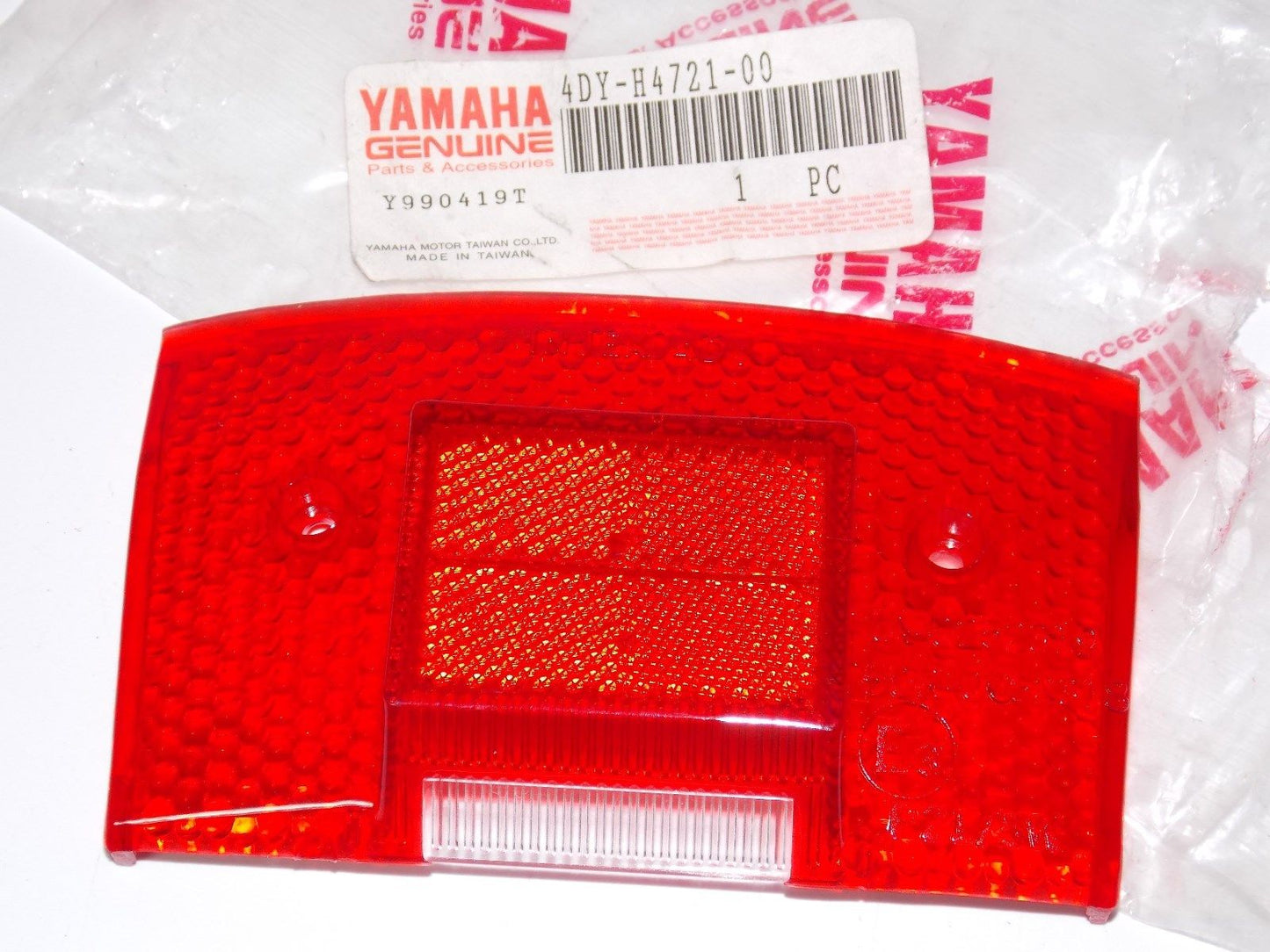 NOS NEW OEM YAMAHA 1995 REAR LIGHT TAILLIGHT LENS YA50T Z 4DY-H4721 - MotoRaider