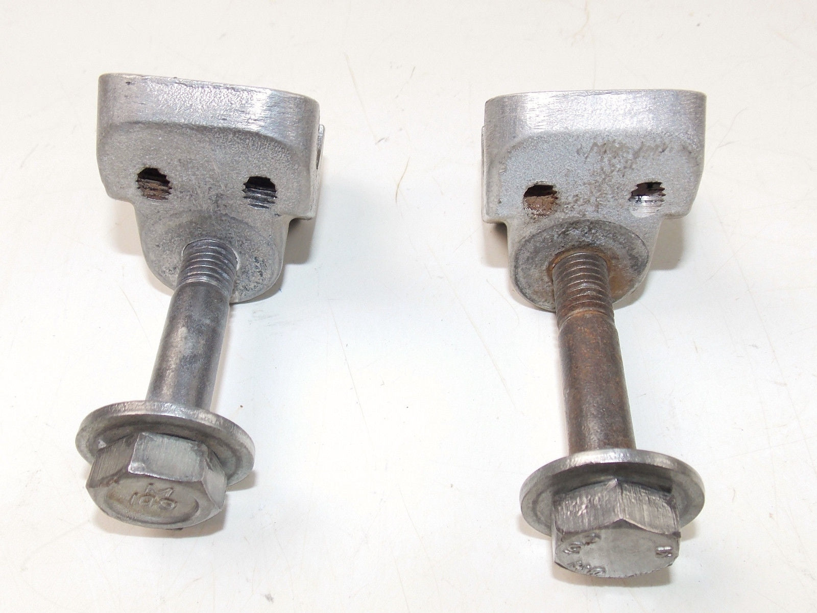 1980'S HUSQVARNA 7/8" 22mm HANDLEBAR CLAMPS MOUNTING HANGER RISERS CR WR 250 500 - MotoRaider