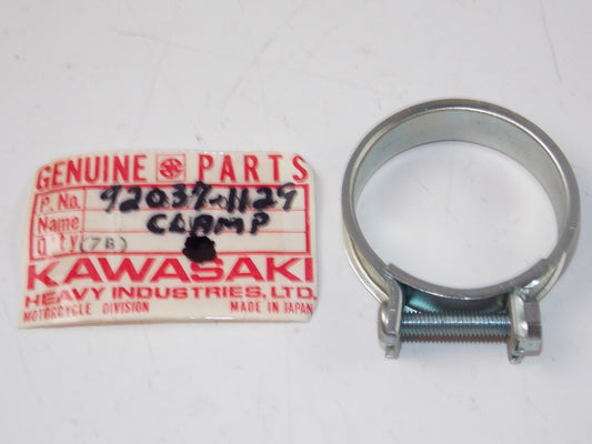 NOS KAWASAKI 1980-2001 CARBURETOR CLAMP 40MM KXT250 FDX175 KZ550  92037-1129 - MotoRaider