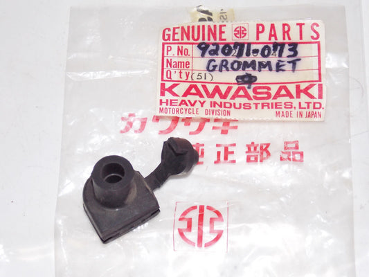 NOS KAWASAKI 1971 1972 1973 1974 1975 F7 CARBURETOR OVERFLOW GROMMET 92071-073 - MotoRaider