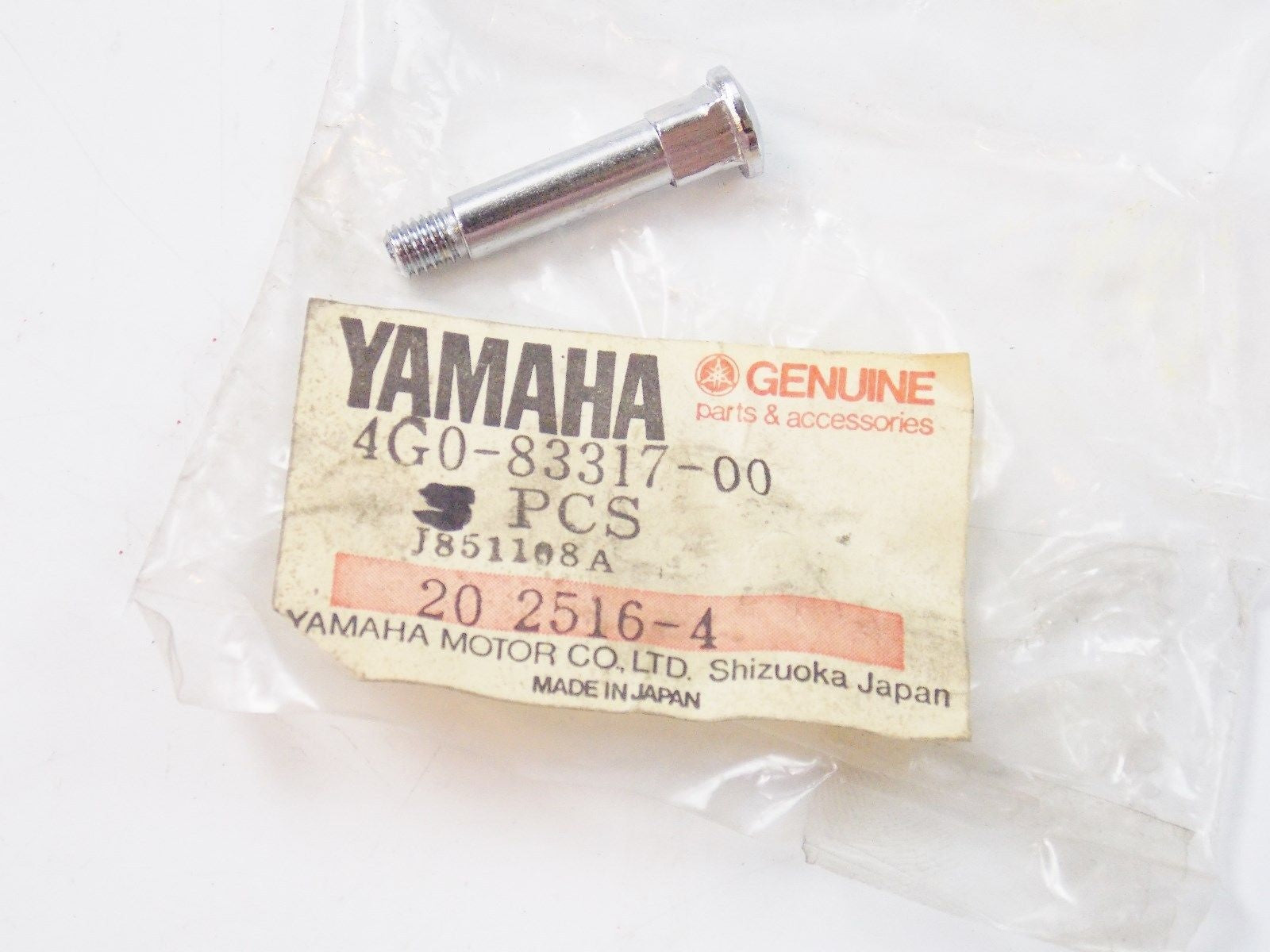 NOS OEM YAMAHA  1981-1987 FLASHER BOLT 1 CV50/80 XJ550/750/900  4G0-83317-00 - MotoRaider