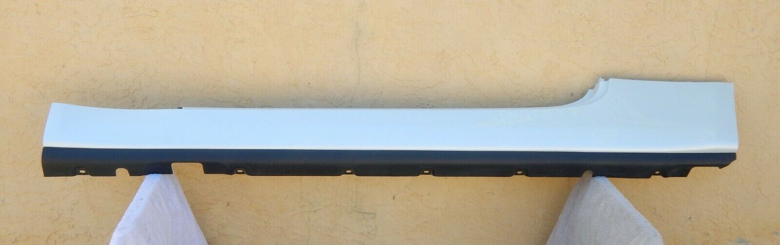 OEM 2016 ROLLS ROYCE DAWN WHITE RIGHT ROCKER PANEL TRIM SKIRT COVER 51777371324 - MotoRaider