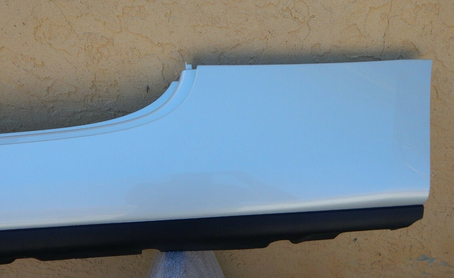 OEM 2016 ROLLS ROYCE DAWN WHITE RIGHT ROCKER PANEL TRIM SKIRT COVER 51777371324 - MotoRaider