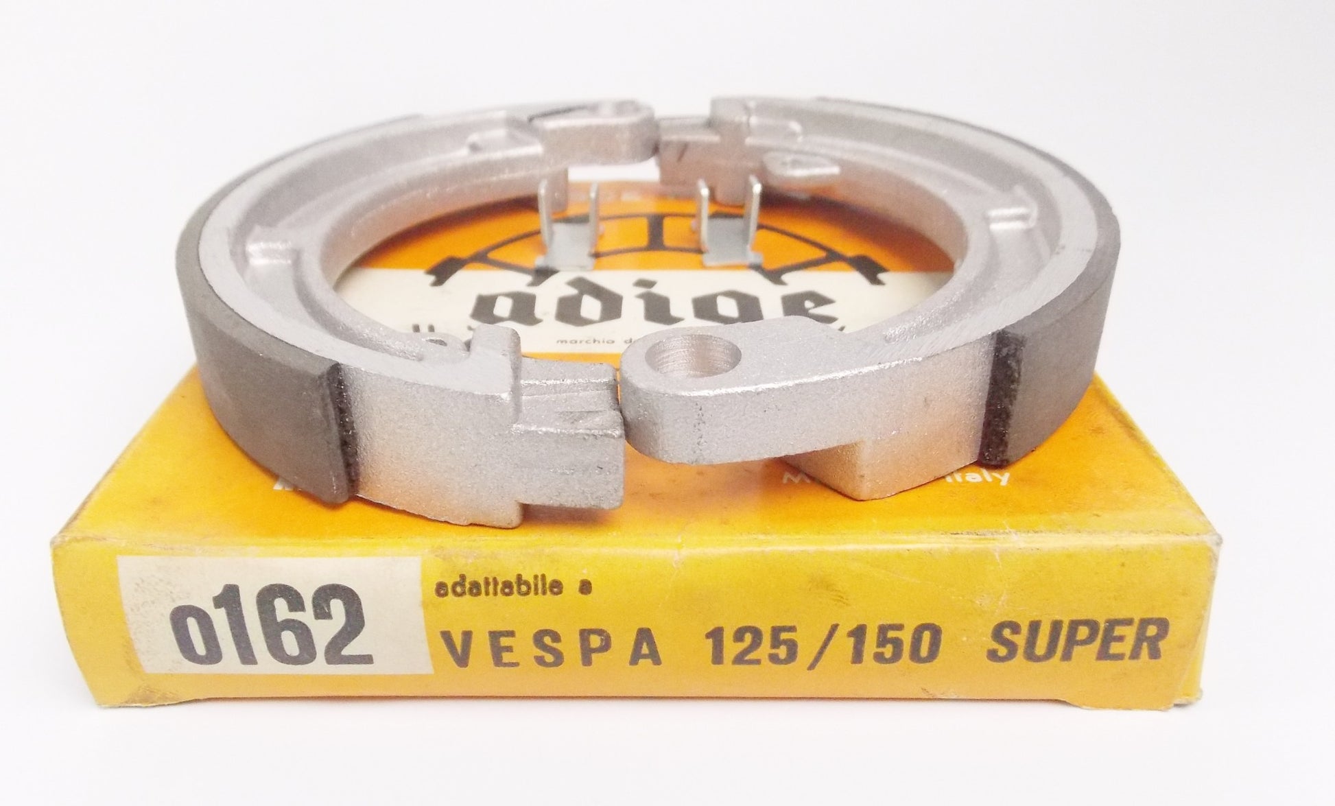 ADIGE 0162 BRAKE SHOES VESPA 125 / 150 SUPER WHEEL - MotoRaider