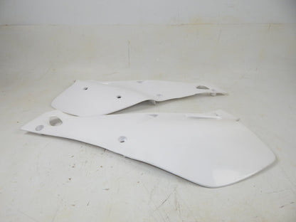 UFO WHITE 46 RH LH FRAME SIDE PANEL NUMBER PLATE YAMAHA 1993-95 YZ125 YA02857046 - MotoRaider