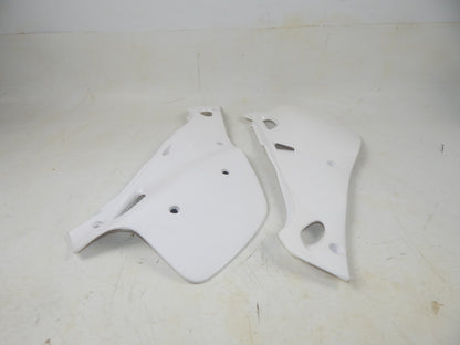 UFO WHITE 46 RH LH FRAME SIDE PANEL NUMBER PLATE YAMAHA 1993-95 YZ125 YA02857046 - MotoRaider