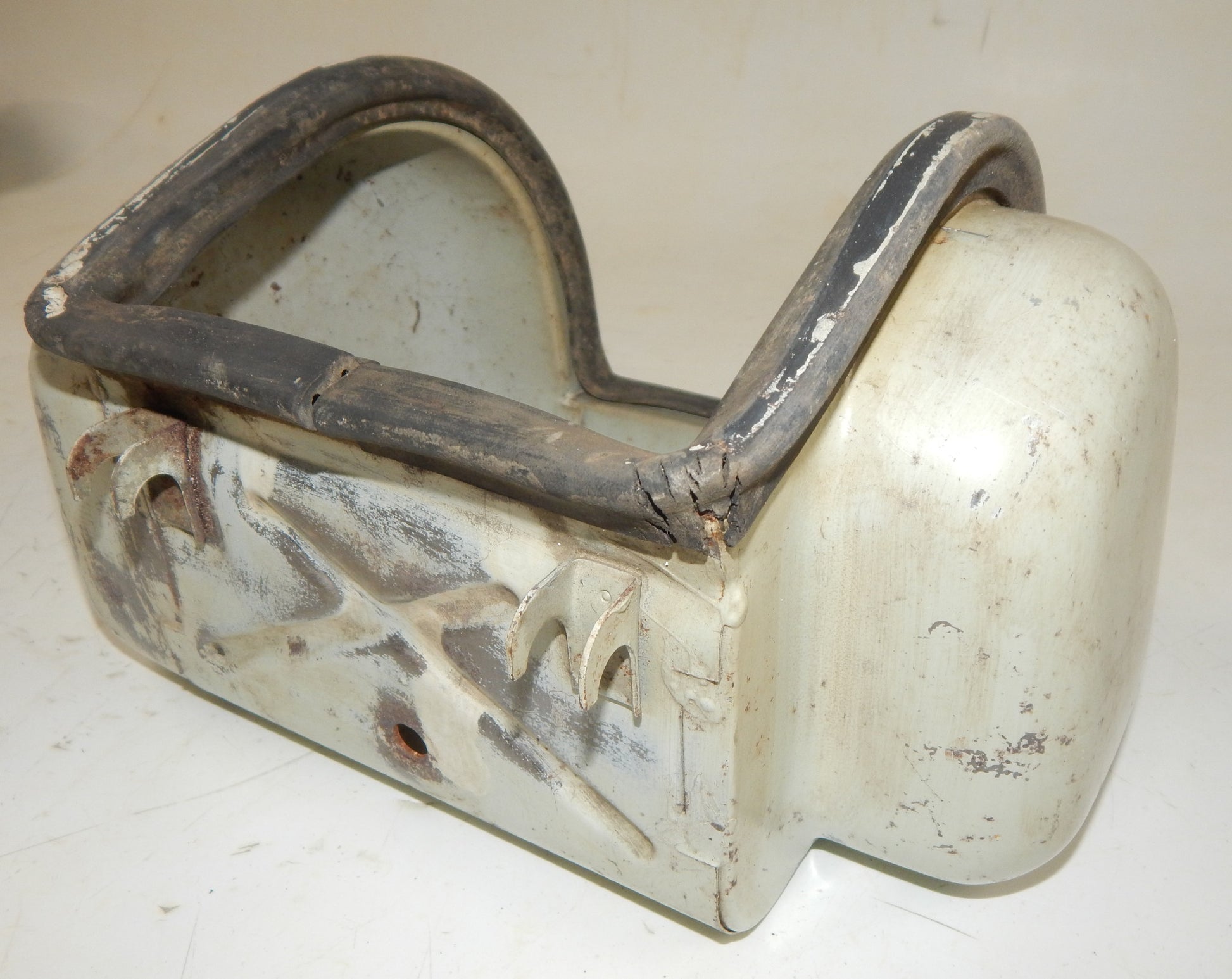 1959 LAMBRETTA LI 150 CHASSIS TOOL BOX VINTAGE SCOOTER ITALY - MotoRaider