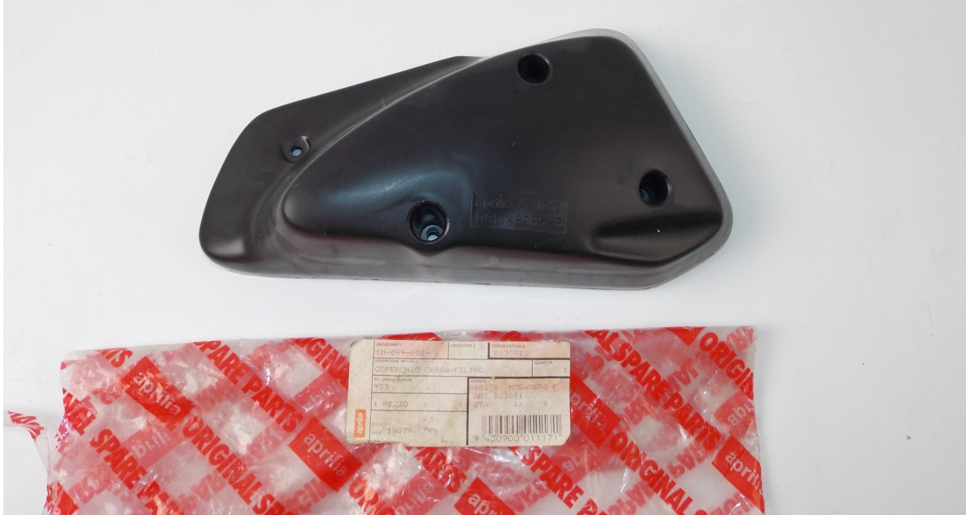 NOS 1993 APRILIA SR50 GP LB AIR FILTER BOX COVER BREATHER INTAKE LID 8230910 - MotoRaider