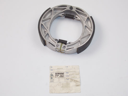 OEM PIAGGIO VESPA REAR WHEEL BRAKE SHOES 56293R APRILIA DERBY SCOOTER MOTORCYCLE - MotoRaider