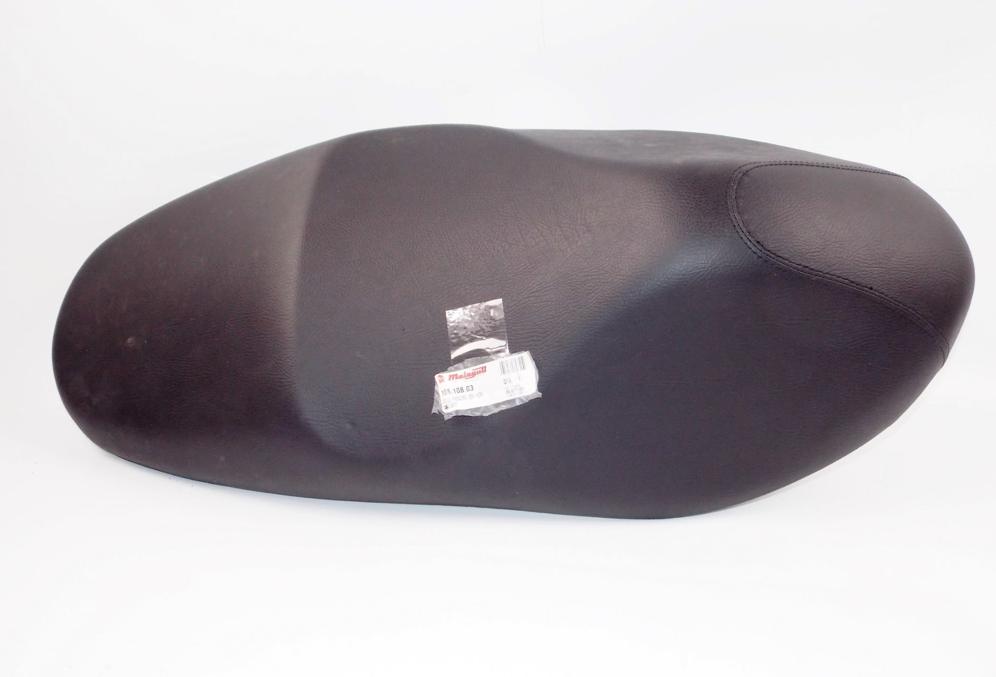 NOS OEM MALAGUTI SCOOTER PASSWORD 250 SEAT SADDLE BLACK 106.108.03 - MotoRaider