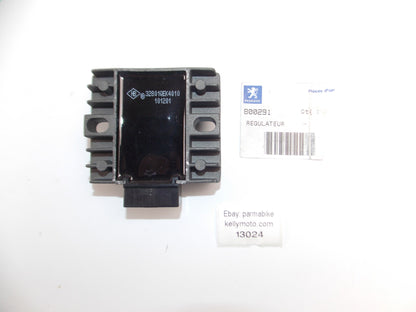 OEM PEUGEOT SCOOTER 2009 SUM 125 ELECTRIC VOLTAGE REGULATOR # 800291 - MotoRaider