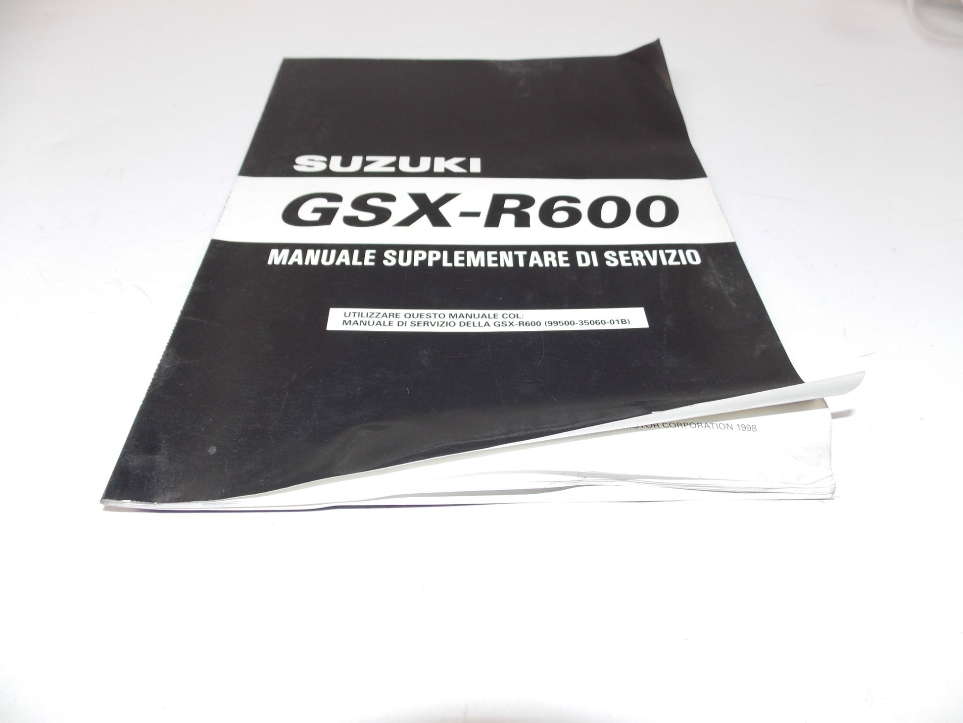 02/1998 SUPPLEMENT SERVICE MANUAL BOOK SUZUKI GSX-R600 ITALIAN 99501-35150-01B - MotoRaider