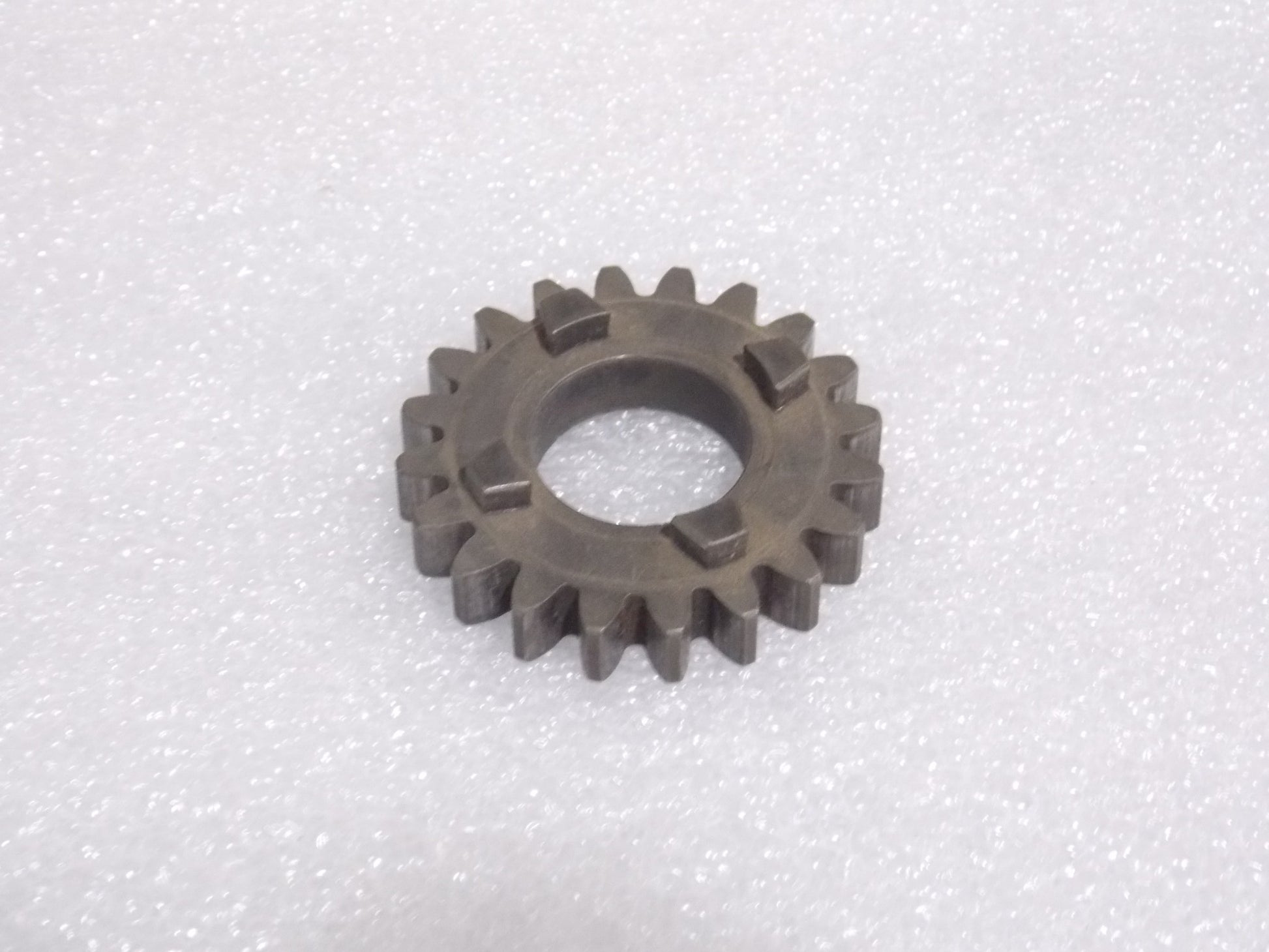 OEM HUSQVARNA 1972 CR250/400/450 TRANSMISSION 4TH GEAR WHEEL 22T 161286201 - MotoRaider