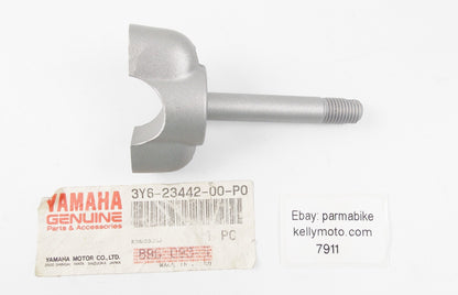 NOS OEM 1994-95 YAMAHA XJ600 RISER LOWER HANDLEBAR HOLDER CLAMP 3Y6-23442-00-P0 - MotoRaider