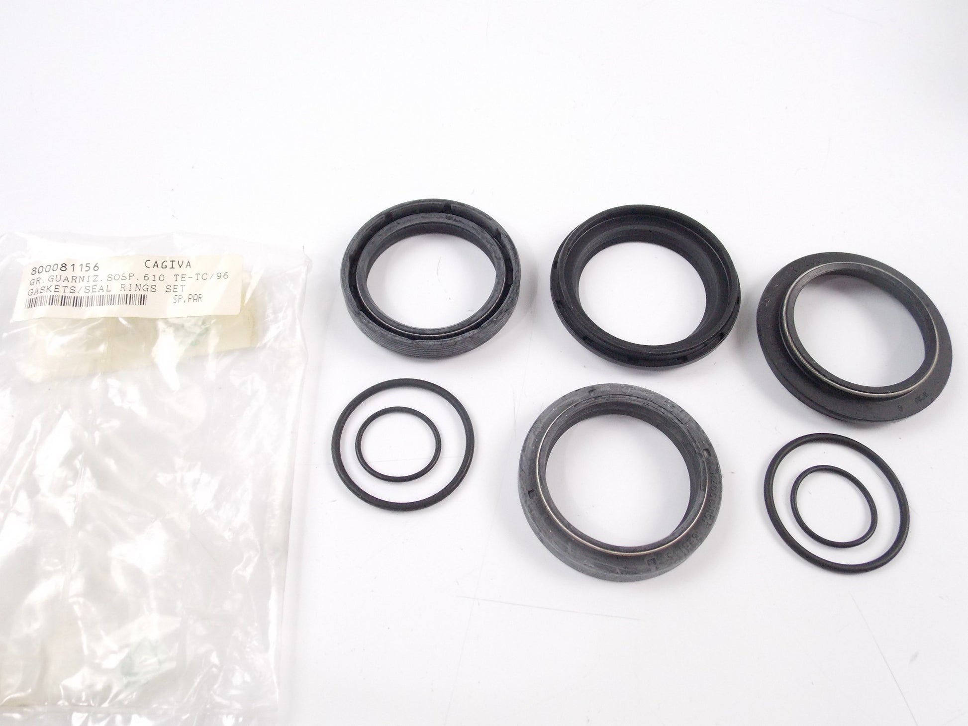 NOS OEM HUSQVARNA 1995 CR125/TE410 1994 TE350 FORKS GASKET SEAL RINGS 800081156 - MotoRaider