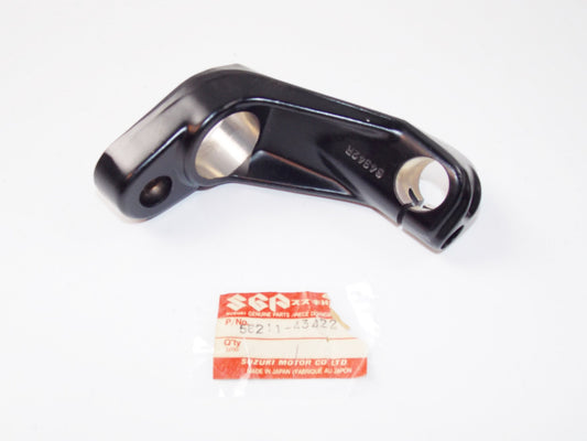 OEM SUZUKI 83-86 GS550E/EF/ES '84 GSX500E RH (FLAT) HANDLEBAR HOLDER 56211-43422 - MotoRaider