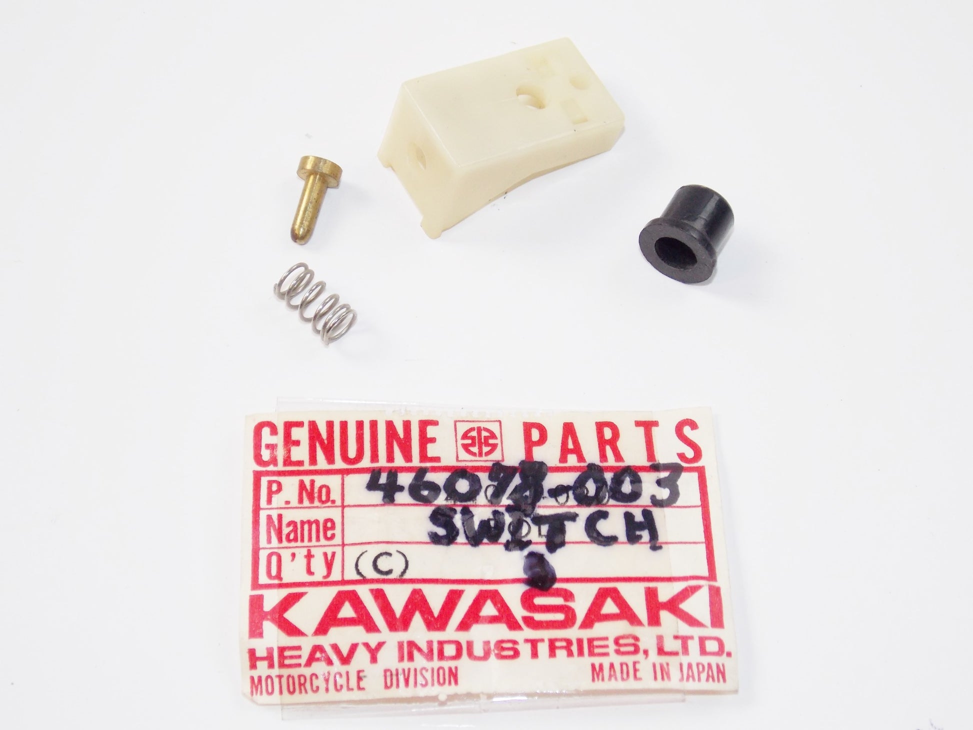 OEM KAWASAKI 66-88 A/W/H1 A7 KV KM KZ SWITCH HORN BUTTON L.H SET 46078-003 | 002 - MotoRaider