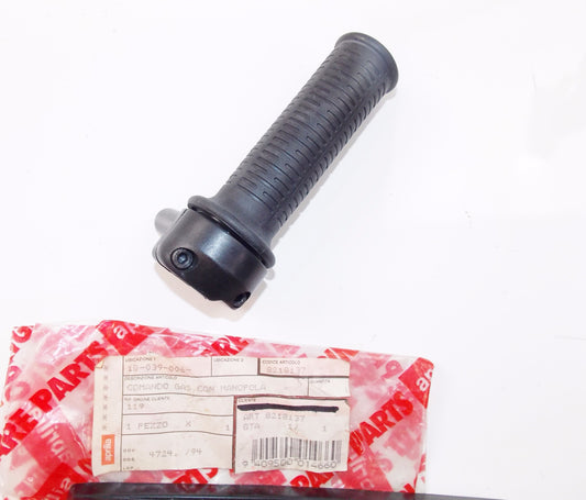 OEM APRILIA 92-96 AMICO LX-SPORT-CAT 50 SR 50/AIR THROTTLE+GRIP DOMINO AP8218137 - MotoRaider